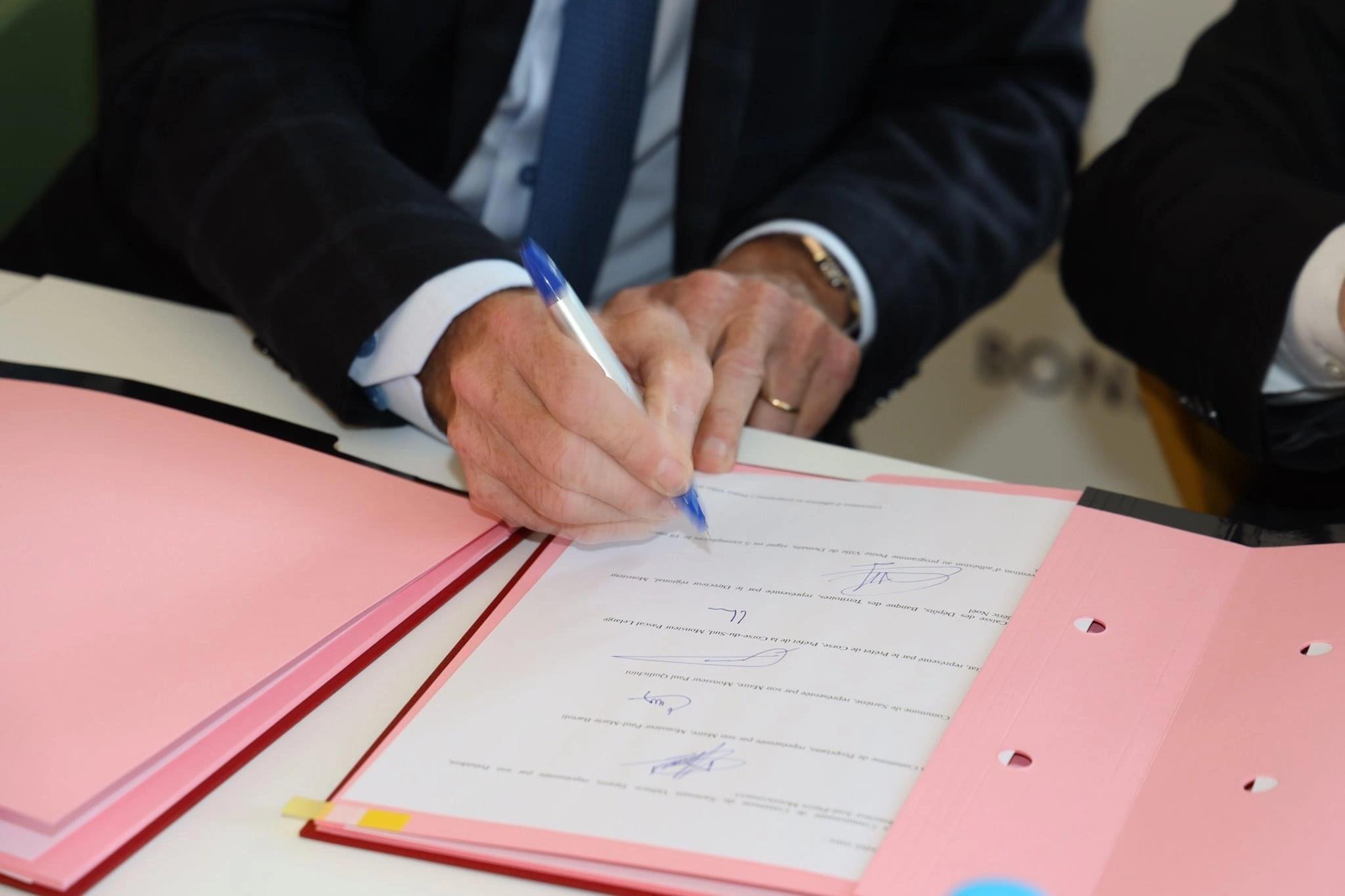 Signature d'une convention